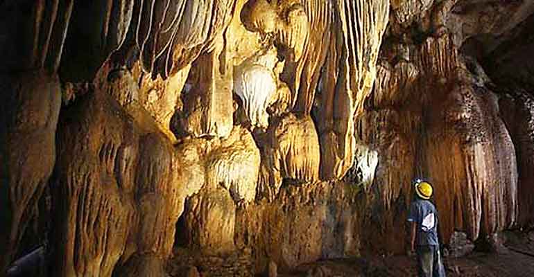 Berbau Adventure Pada Goa Lowo di Yogyakarta