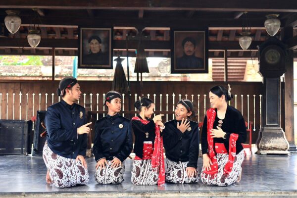 baju adat jawa di kota gede