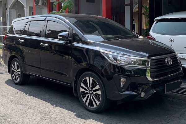 Biaya sewa Innova Reborn Jogja