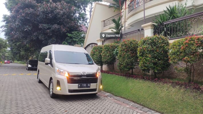 hiace premio surabaya